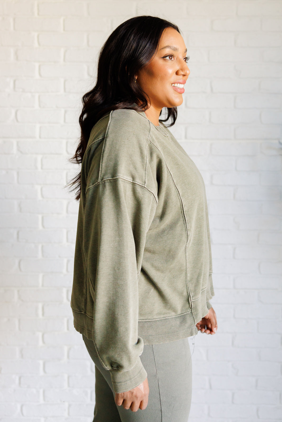 Quick Fix Mineral Wash Crew Neck Pullover in Army Green